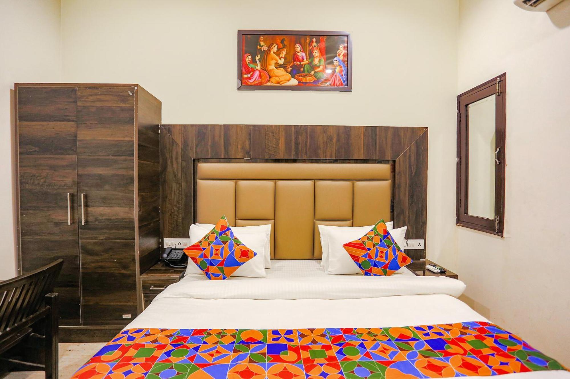 Fabhotel The Kiara Near Igi Delhi Airport ニューデリー エクステリア 写真