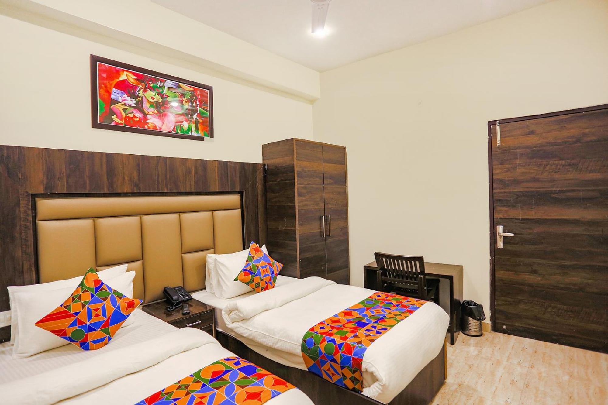Fabhotel The Kiara Near Igi Delhi Airport ニューデリー エクステリア 写真